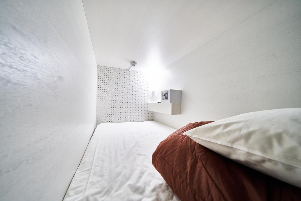 &And Hostel Shinsaibashi East Ōsaka Exterior foto